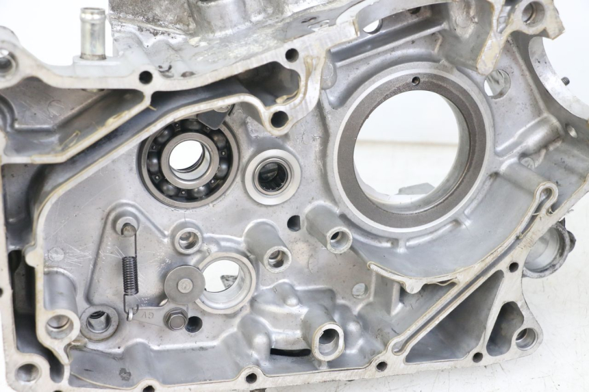 photo de Engine bottom case HYOSUNG GV AQUILA 125 (2000 - 2009) - High-resolution close-up