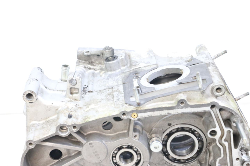 photo de Engine bottom case HYOSUNG GV AQUILA 125 (2000 - 2009) - Fixing points details