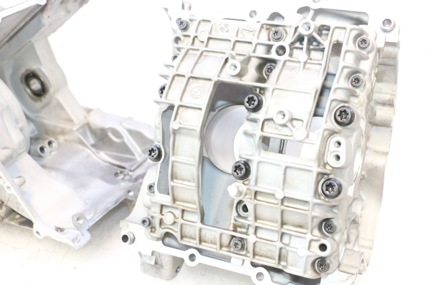 photo de ENGINE CRANKCASE BMW C SPORT 650 (2015 - 2021) - Checked used part