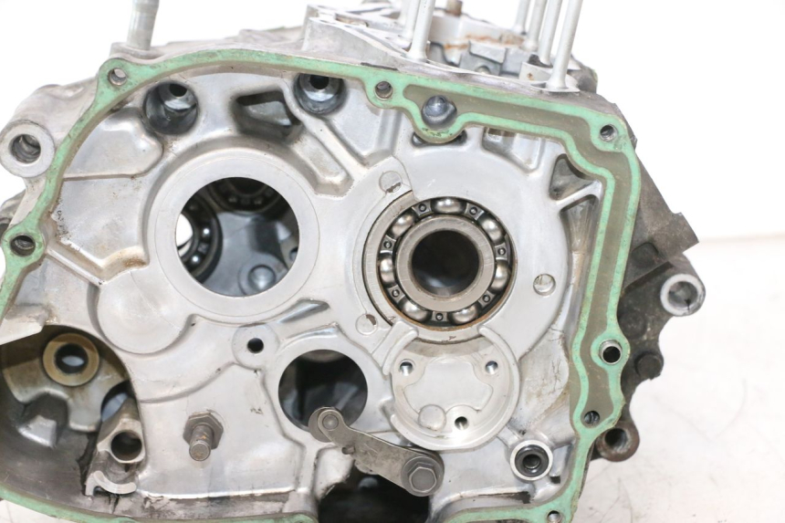 photo de ENGINE CRANKCASE HONDA CB TWO FIFTY 250 (1991 - 2002) - Distinctive features