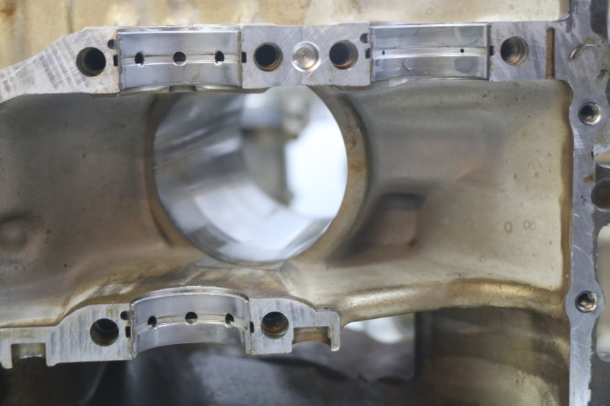 photo de ENGINE LOWER CASING HONDA CBF 500 (2004 - 2007) - Technical close-up