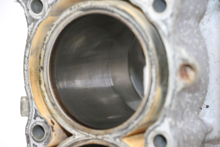 photo de ENGINE CRANKCASE HONDA CBR RR FIREBLADE 900 (1992 - 1994) - Alternative angle