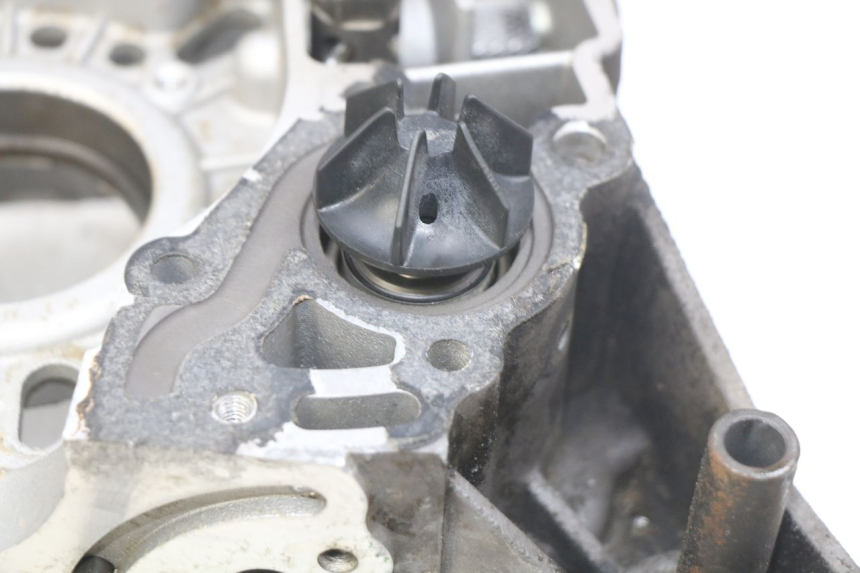 photo de ENGINE LOWER CASING PEUGEOT CITYSTAR 125 (2011 - 2017) - Used quality zoom