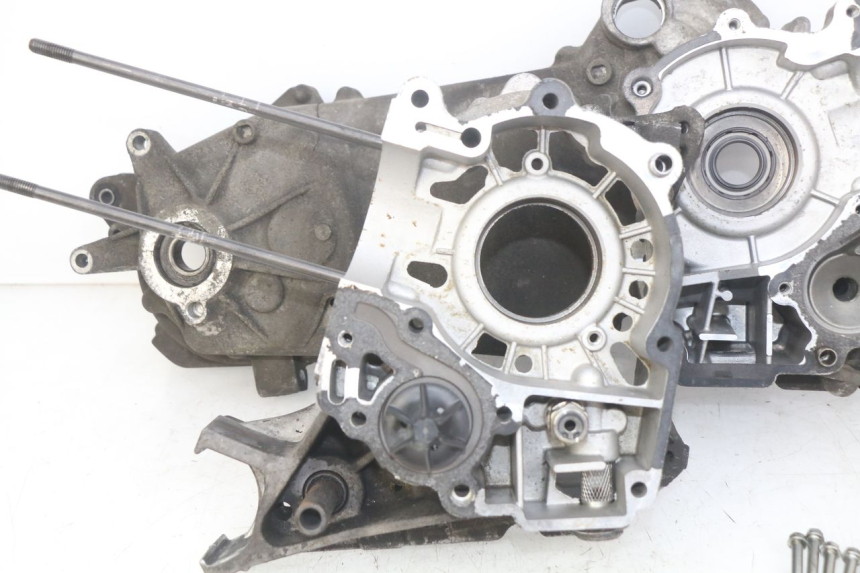 photo de ENGINE LOWER CASING PEUGEOT CITYSTAR 125 (2011 - 2017) - Main view