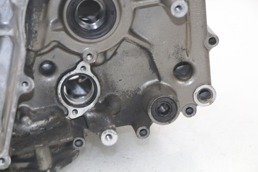 photo de ENGINE CRANKCASE HYOSUNG COMET GTR 125 (2007 - 2014) - Fixing points details