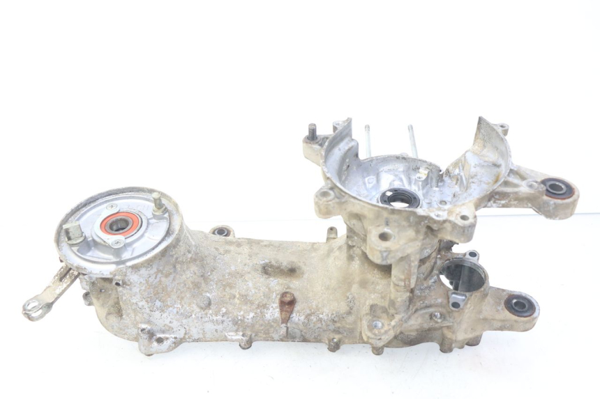 photo de ENGINE LOWER CASING SUZUKI CP 80 (1985 - 1996) - Technical close-up