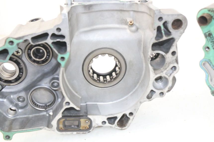 photo de ENGINE CRANKCASE HONDA CRF CR-F 450 (2001 - 2005) - Detailed visual inspection