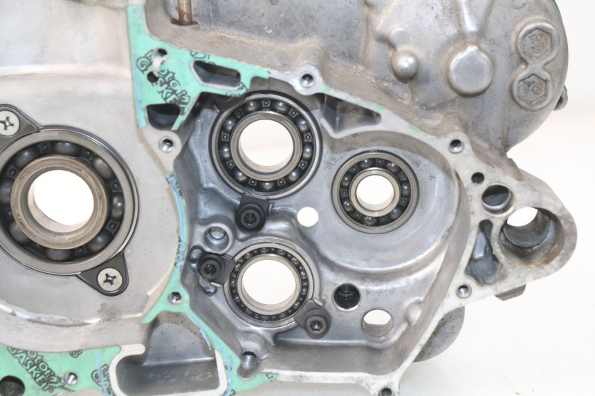 photo de ENGINE CRANKCASE HONDA CRF CR-F 450 (2001 - 2005) - Alternative angle