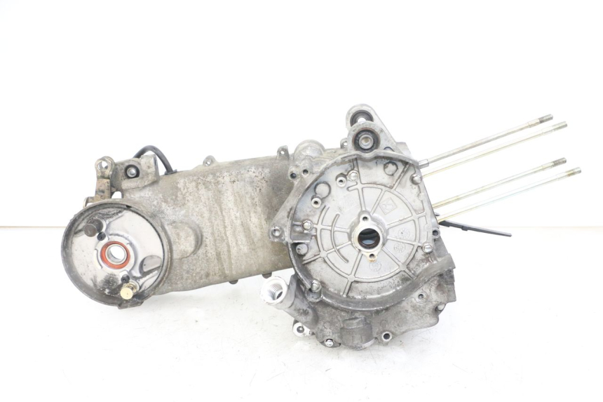 photo de ENGINE CRANKCASE DAELIM BESBI 125 (2007 - 2008) - Additional view of the item