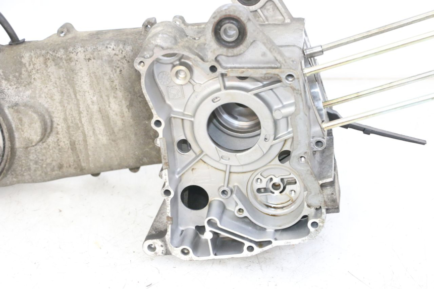 photo de ENGINE CRANKCASE DAELIM BESBI 125 (2007 - 2008) - Distinctive features