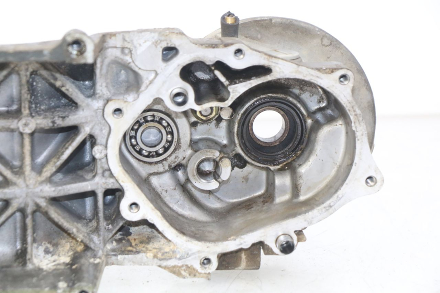 photo de ENGINE CRANKCASE DAELIM S FIVE 2T 50 (2005 - 2009) - Additional view of the item