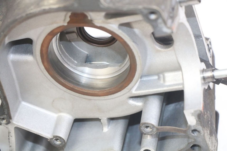 photo de ENGINE LOWER CASING KYMCO DINK STREET 125 (2009 - 2014) - Component zoom