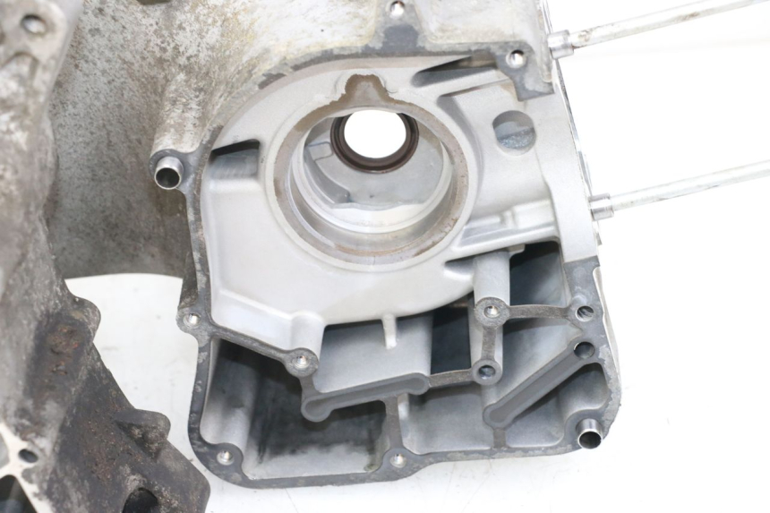 photo de ENGINE LOWER CASING KYMCO DINK STREET 125 (2009 - 2014) - Additional view of the item