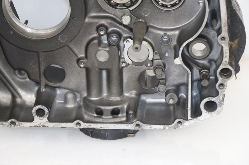 photo de ENGINE CRANKCASE SUZUKI DR DJEBEL 600 (1985 - 1990) - Additional view of the item