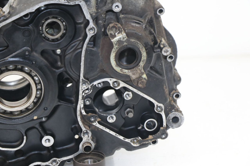 photo de ENGINE CRANKCASE SUZUKI DR DJEBEL 600 (1985 - 1990) - Fixing points details