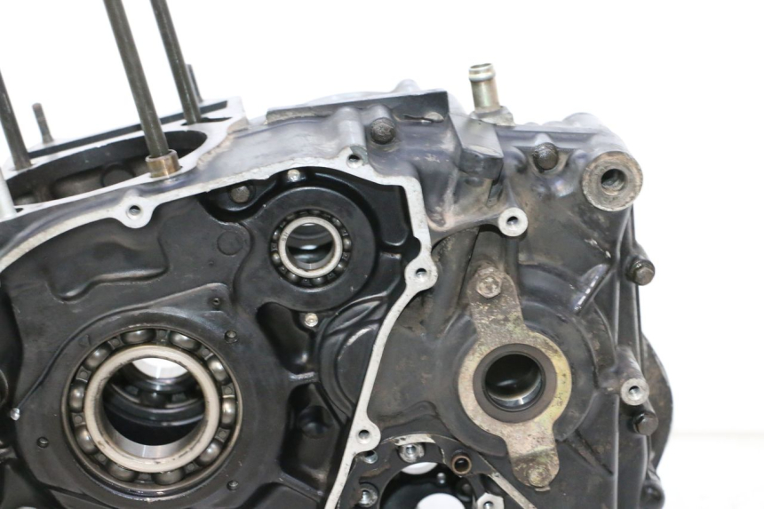 photo de ENGINE CRANKCASE SUZUKI DR S 600 (1985 - 1989) - Additional view of the item