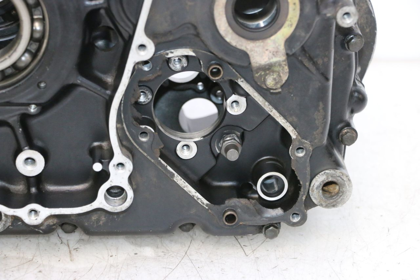 photo de ENGINE CRANKCASE SUZUKI DR S 600 (1985 - 1989) - Distinctive features