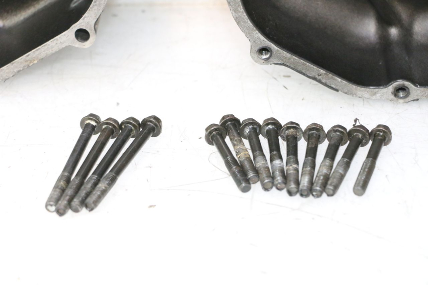 photo de ENGINE CRANKCASE SUZUKI DR S 600 (1985 - 1989) - Alternative angle