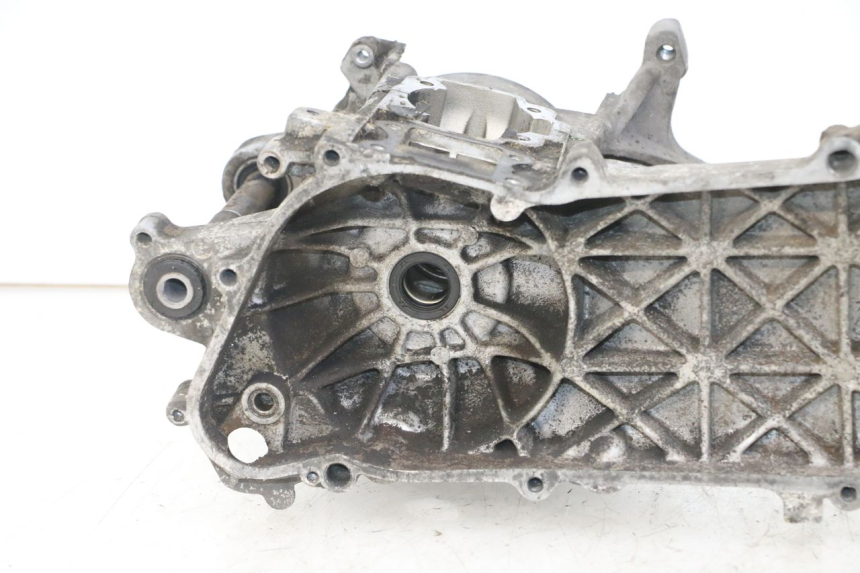 photo de ENGINE LOWER CASING PEUGEOT ELYSTAR 50 (2002 - 2014) - Focus on structure