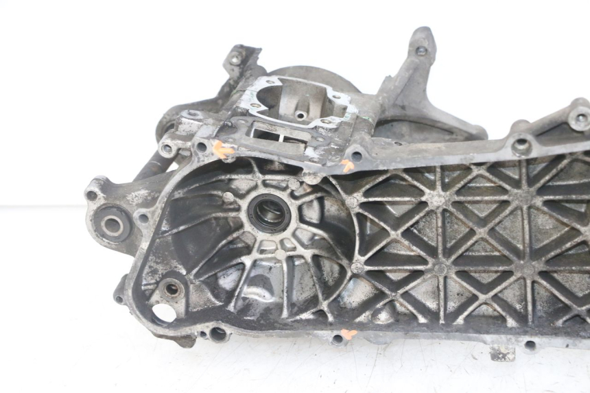 photo de ENGINE LOWER CASING PEUGEOT ELYSTAR 50 (2002 - 2014) - Component detail