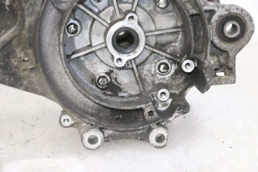 photo de ENGINE LOWER CASING PEUGEOT ELYSTAR 50 (2002 - 2014) - Detailed visual inspection