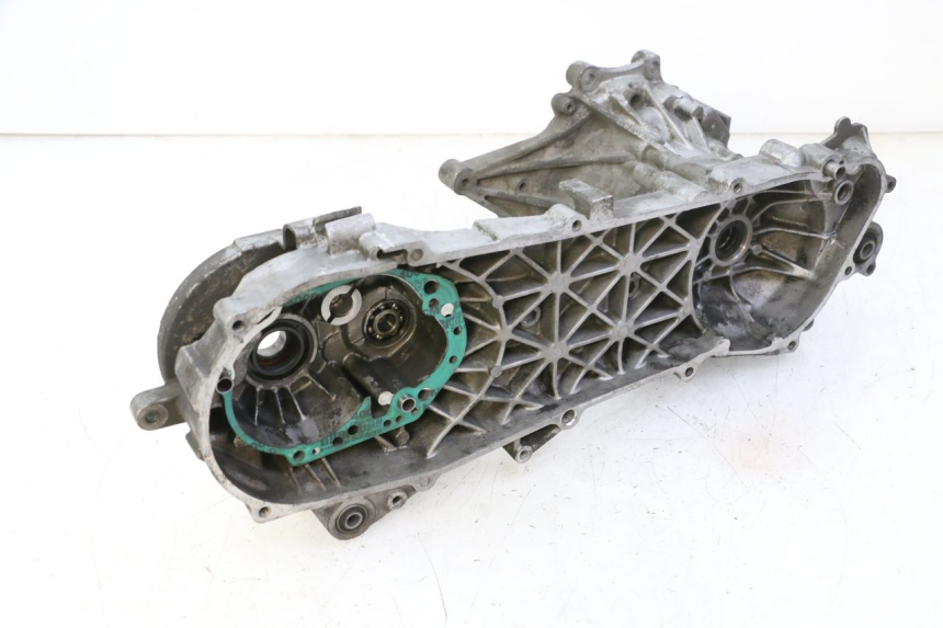photo de ENGINE LOWER CASING PEUGEOT ELYSTAR 50 (2002 - 2014) - Alternative perspective