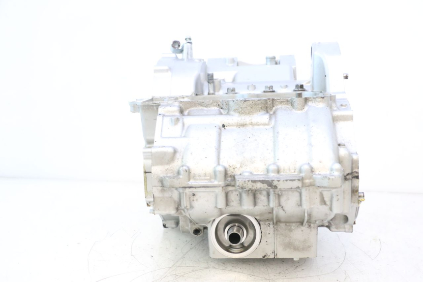 photo de ENGINE CRANKCASE KAWASAKI ER-6 ER6 N 650 (2005 - 2009) - Surface and material condition