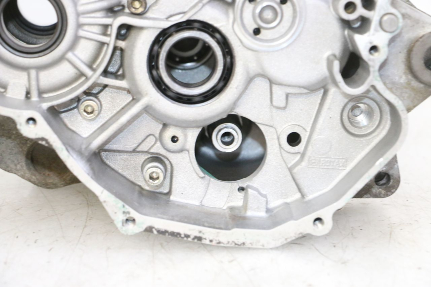 photo de ENGINE CRANKCASE APRILIA ETX 125 (1998 - 2002) - Distinctive features