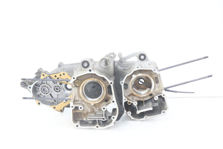 photo de BOTTOM ENGINE CASING HONDA FES S-WING SWING ABS 125 (2007 - 2015) - High-resolution close-up