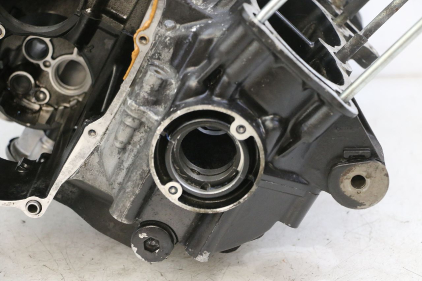 photo de ENGINE CRANKCASE YAMAHA FJ 36Y 1100 (1984 - 1985) - Surface and material condition