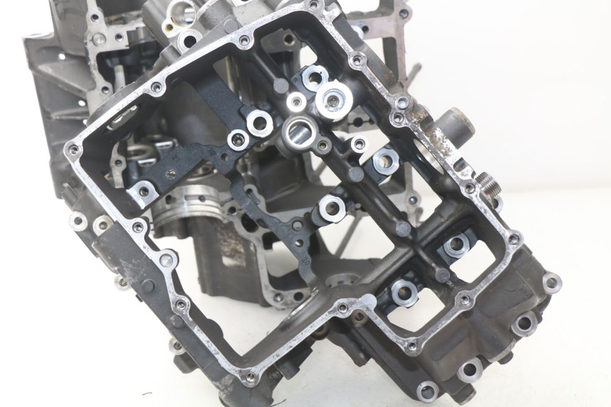 photo de ENGINE CRANKCASE YAMAHA FZ8 800 (2010 - 2016) - Zoom on usage condition