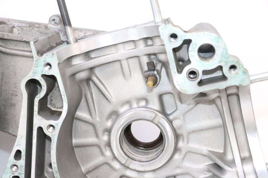 photo de ENGINE CRANKCASE GILERA GP 800 (2007 - 2013) - Checked used part