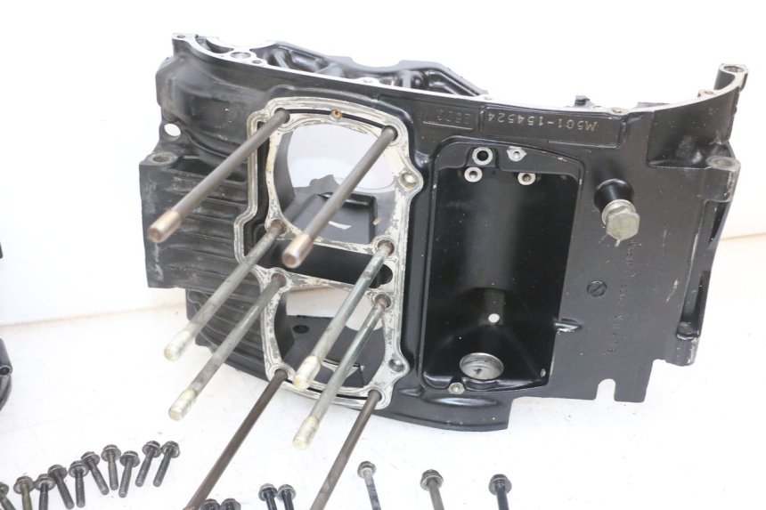 photo de ENGINE CRANKCASE SUZUKI GS GSE 500 (2001 - 2003) - Distinctive features