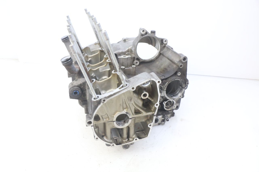 photo de ENGINE LOWER CASING SUZUKI GSF S BANDIT 600 (2000 - 2004) - Main view