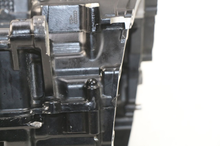 photo de ENGINE CRANKCASE SUZUKI GSR 600 (2005 - 2012) - Component detail