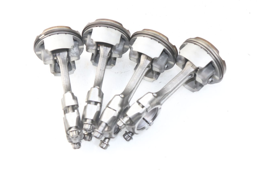 photo de ENGINE CRANKCASE SUZUKI GSR 600 (2005 - 2012) - Technical close-up