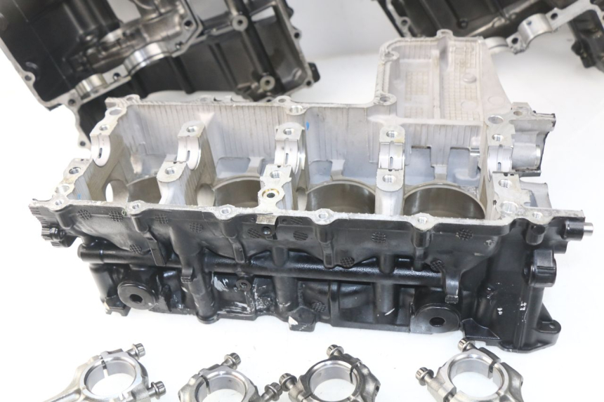 photo de ENGINE CRANKCASE SUZUKI GSR 600 (2005 - 2012) - Checked used part