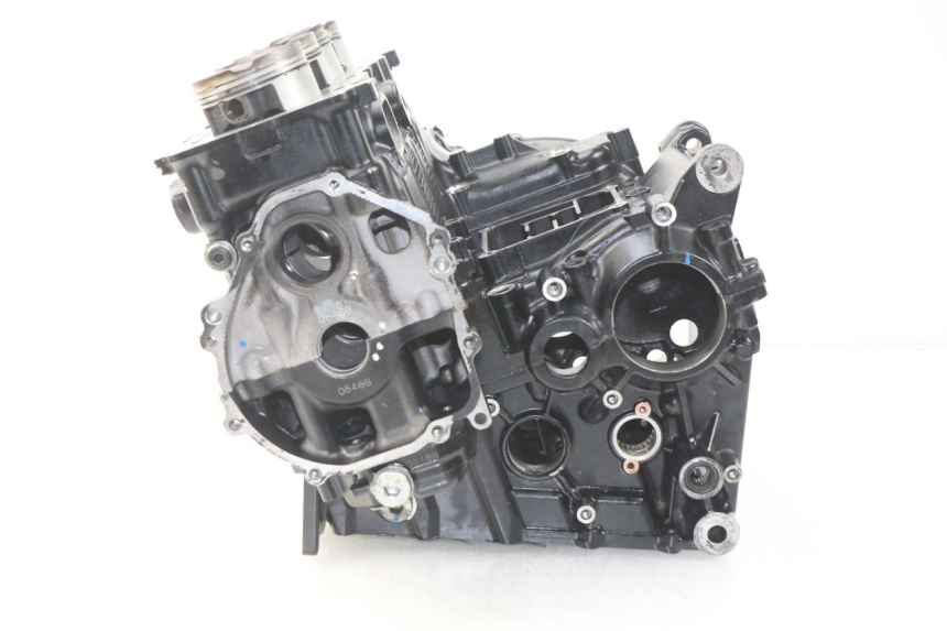 photo de ENGINE CRANKCASE SUZUKI GSR 600 (2005 - 2012) - Fixing points details