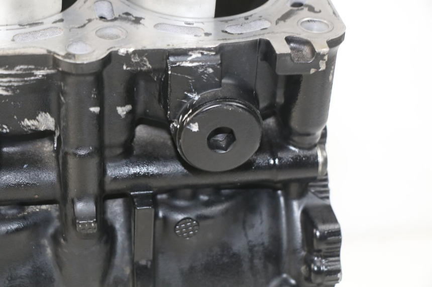 photo de ENGINE CRANKCASE SUZUKI GSR 600 (2005 - 2012) - Checked used part