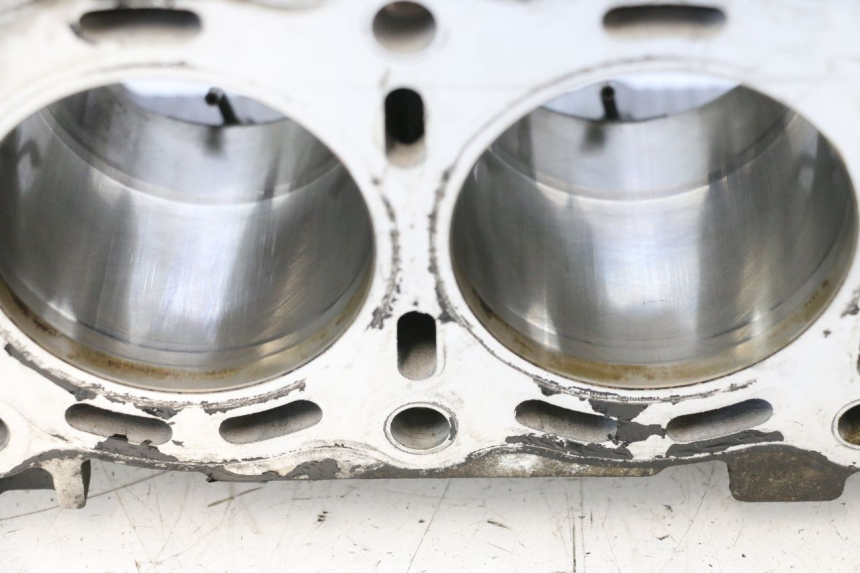 photo de ENGINE CRANKCASE SUZUKI GSR 600 (2005 - 2012) - Main view