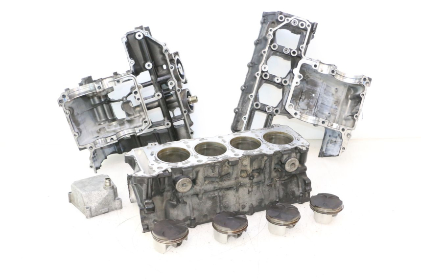 photo de ENGINE CRANKCASE SUZUKI GSR 600 (2005 - 2012) - Fixing points details