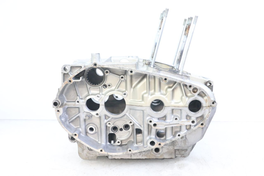 photo de ENGINE CRANKCASE SUZUKI GSX E 250 (1982 - 1983) - Main view