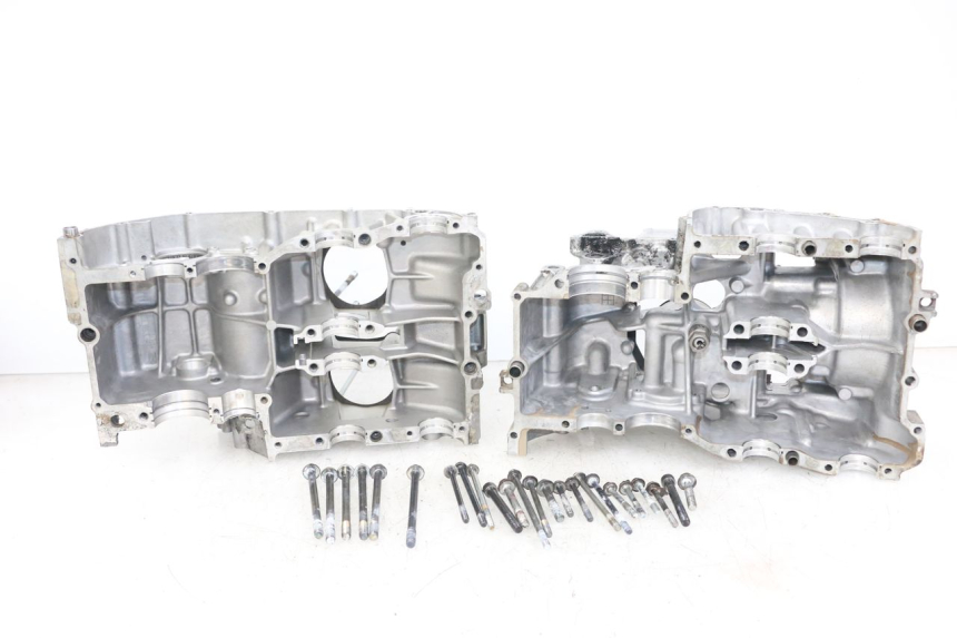 photo de ENGINE CRANKCASE SUZUKI GSX E 250 (1982 - 1983) - Component detail
