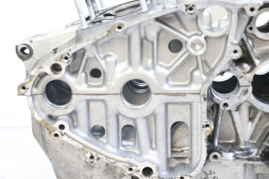 photo de ENGINE CRANKCASE SUZUKI GSX E 250 (1982 - 1983) - Additional view of the item