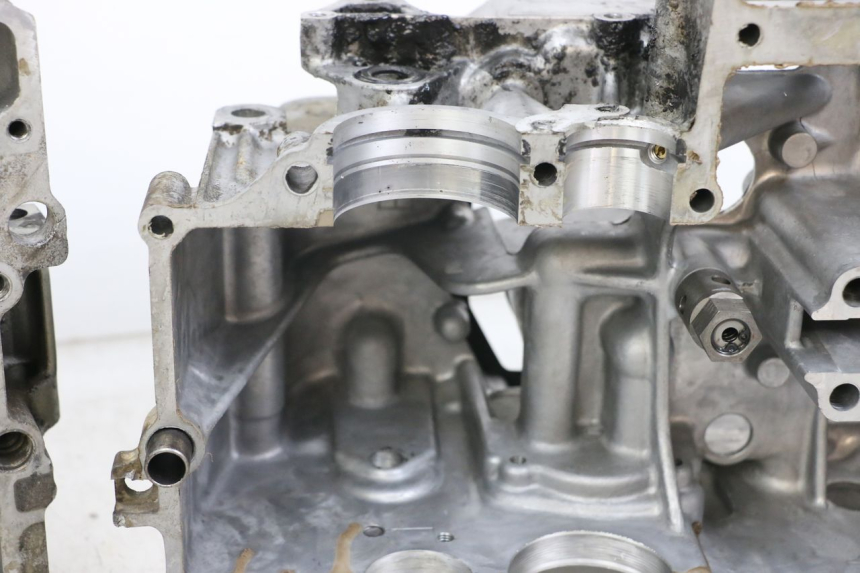 photo de ENGINE CRANKCASE SUZUKI GSX E 250 (1982 - 1983) - Detailed visual inspection