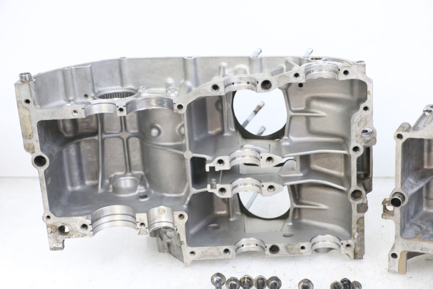 photo de ENGINE CRANKCASE SUZUKI GSX E 250 (1982 - 1983) - Used quality zoom