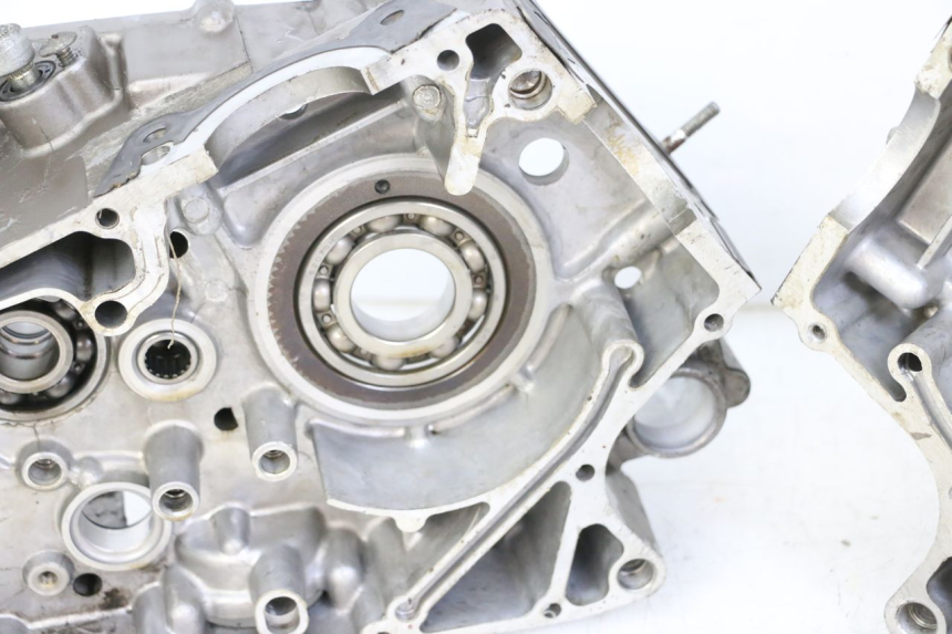 photo de ENGINE CRANKCASE HYOSUNG GTR 125 (2006 - 2008) - Distinctive features