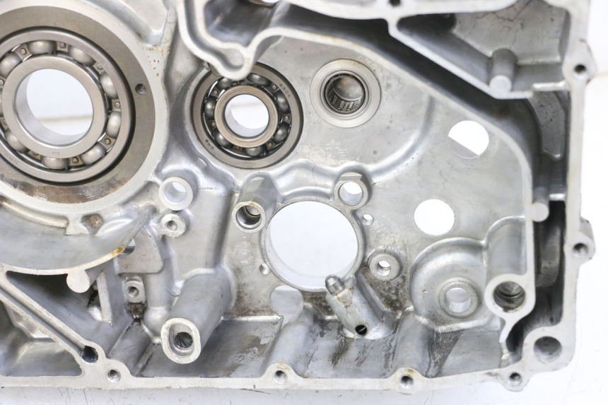 photo de ENGINE CRANKCASE HYOSUNG GTR 125 (2006 - 2008) - Component zoom