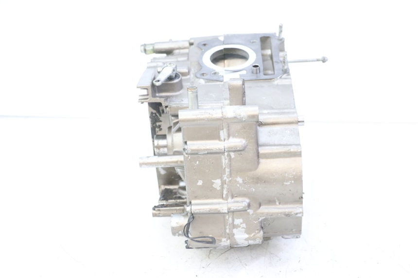 photo de ENGINE CRANKCASE HYOSUNG GTR 125 (2006 - 2008) - Alternative perspective
