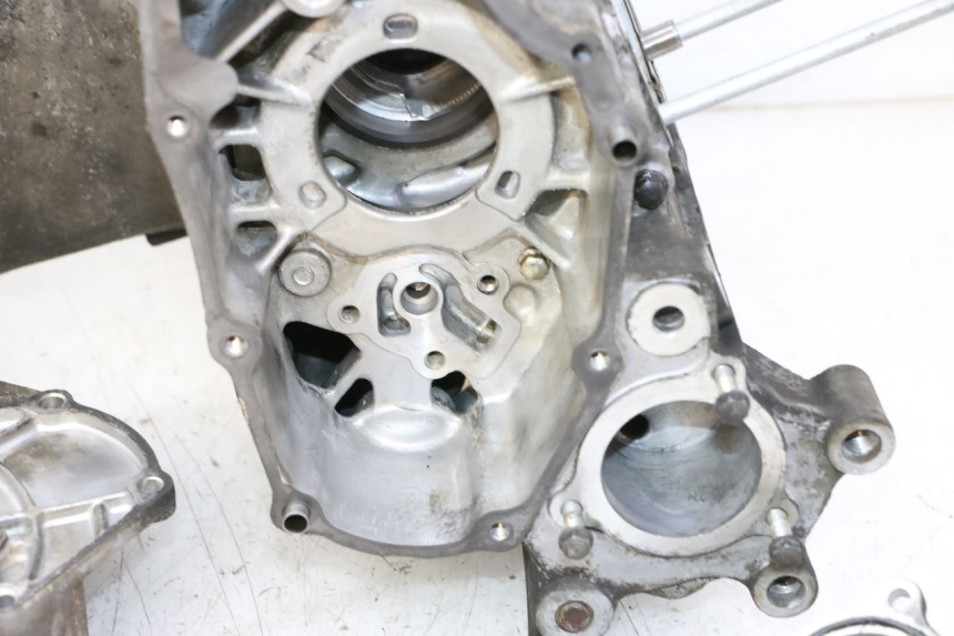 photo de ENGINE CRANKCASE DAELIM HISTORY 125 (2001 - 2002) - Zoom on usage condition